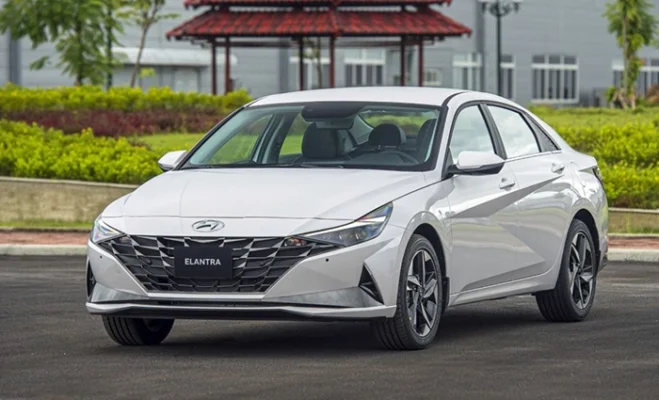 Hyundai Elantra 2023