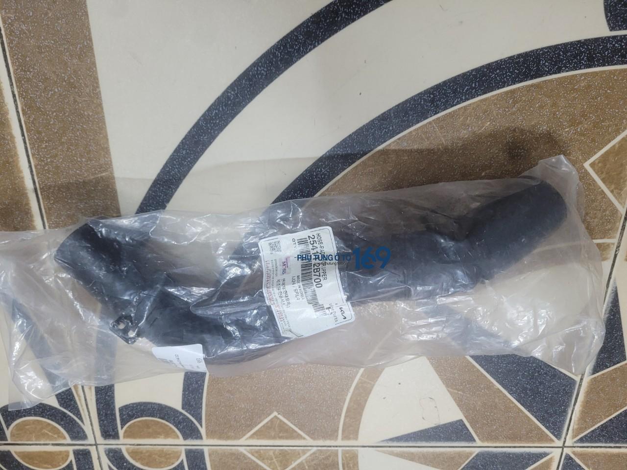 Ống nước trên két nước Santafe Ống nước trên két nước Santafe