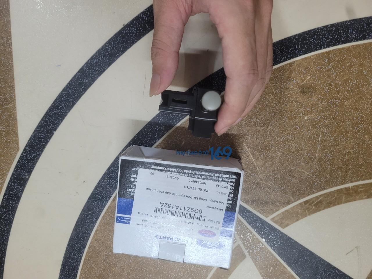 Công tắc chân côn Rangera