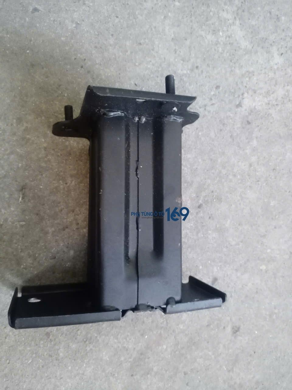 Đầu nối đỡ cản bên trái Xtrail Đầu nối đỡ cản bên trái Xtrail