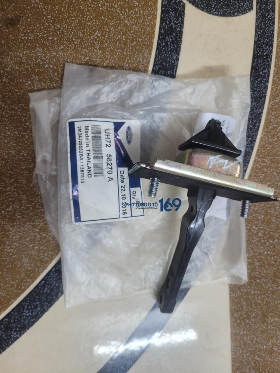 Hạn chế cánh cửa sau Everest Hạn chế cánh cửa sau Everest