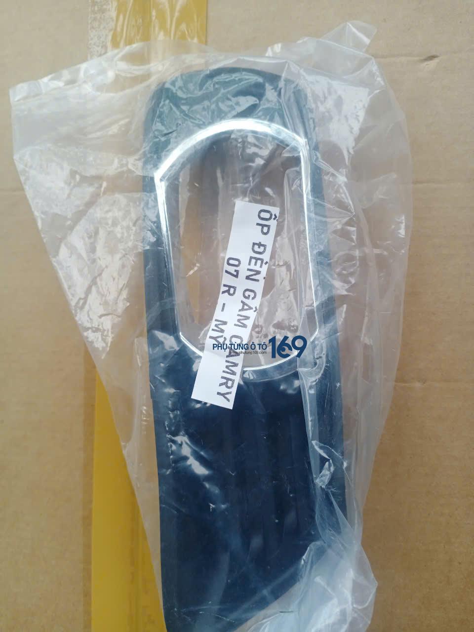 Ốp đèn gầm phải Camry LE Ốp đèn gầm phải Camry LE