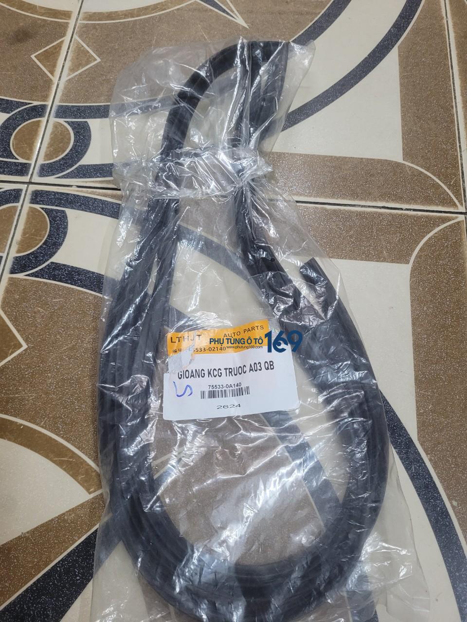 Ron kính chắn gió Altisa