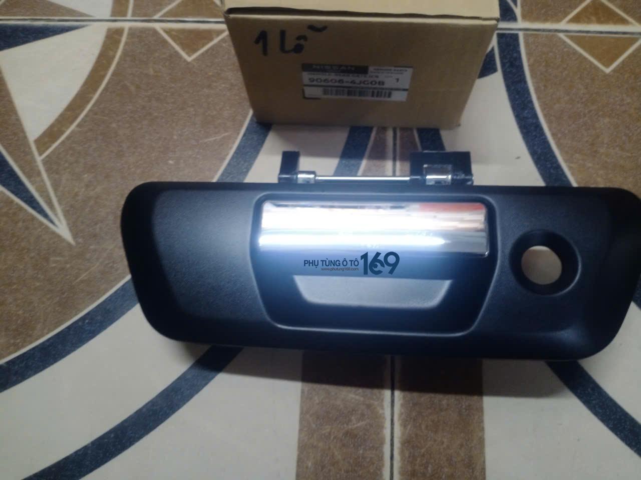 Tay mở cốp hậu Navara Tay mở cốp hậu Navara