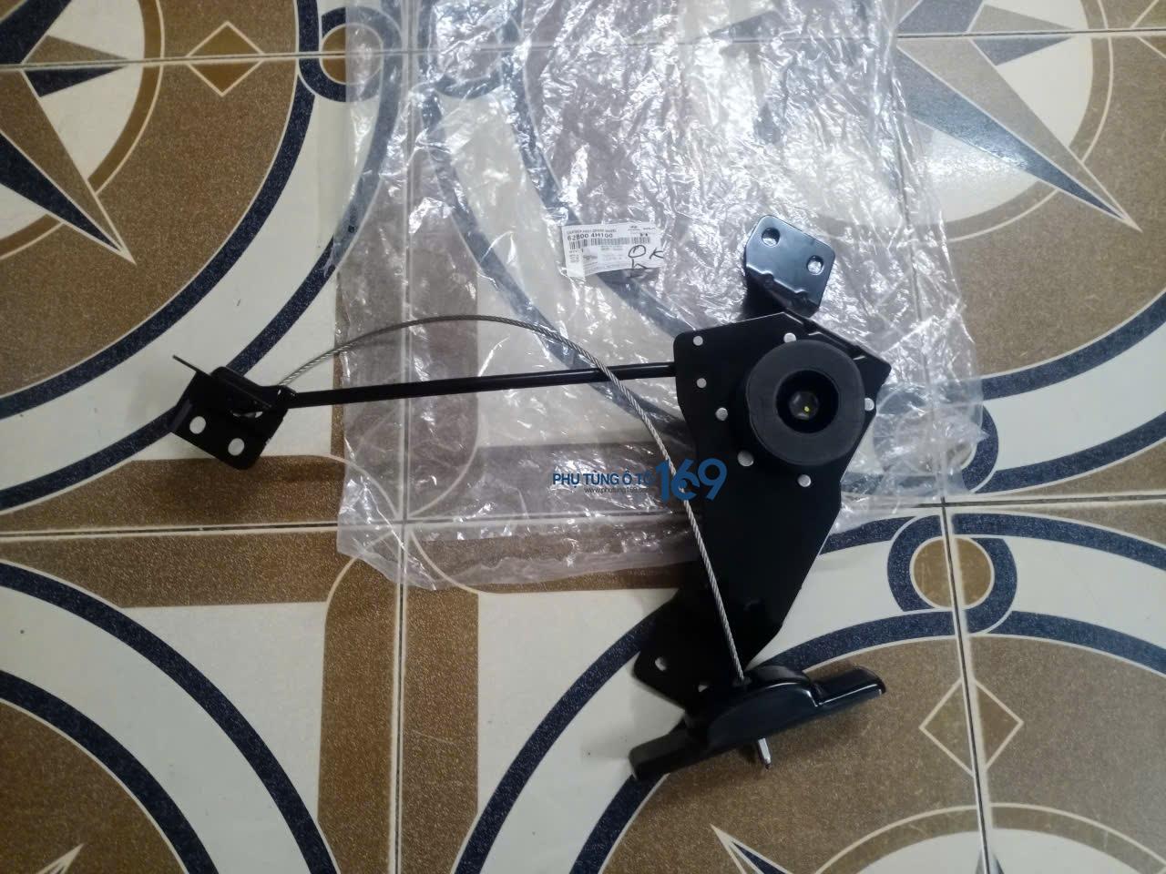 Treo lốp dự phòng Starex