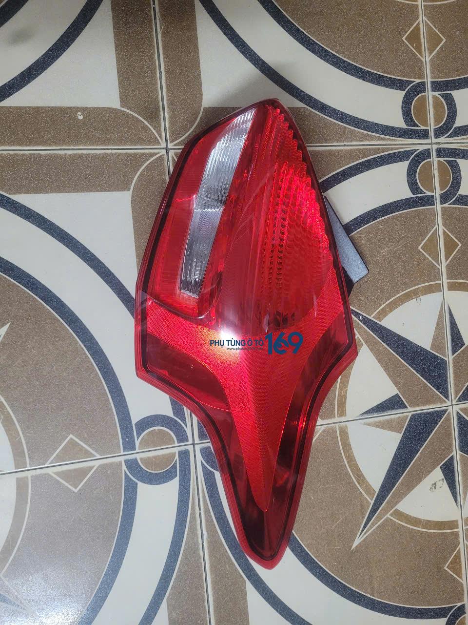 Đèn hậu ngoài Focus Đèn hậu ngoài Focus
