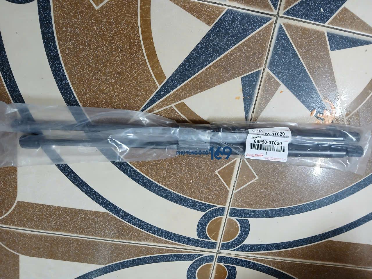 Ty cốp hậu Venzaa