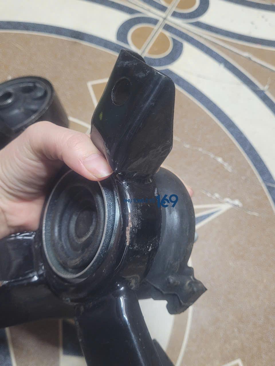 Chân máy sau Santafe Goldâ