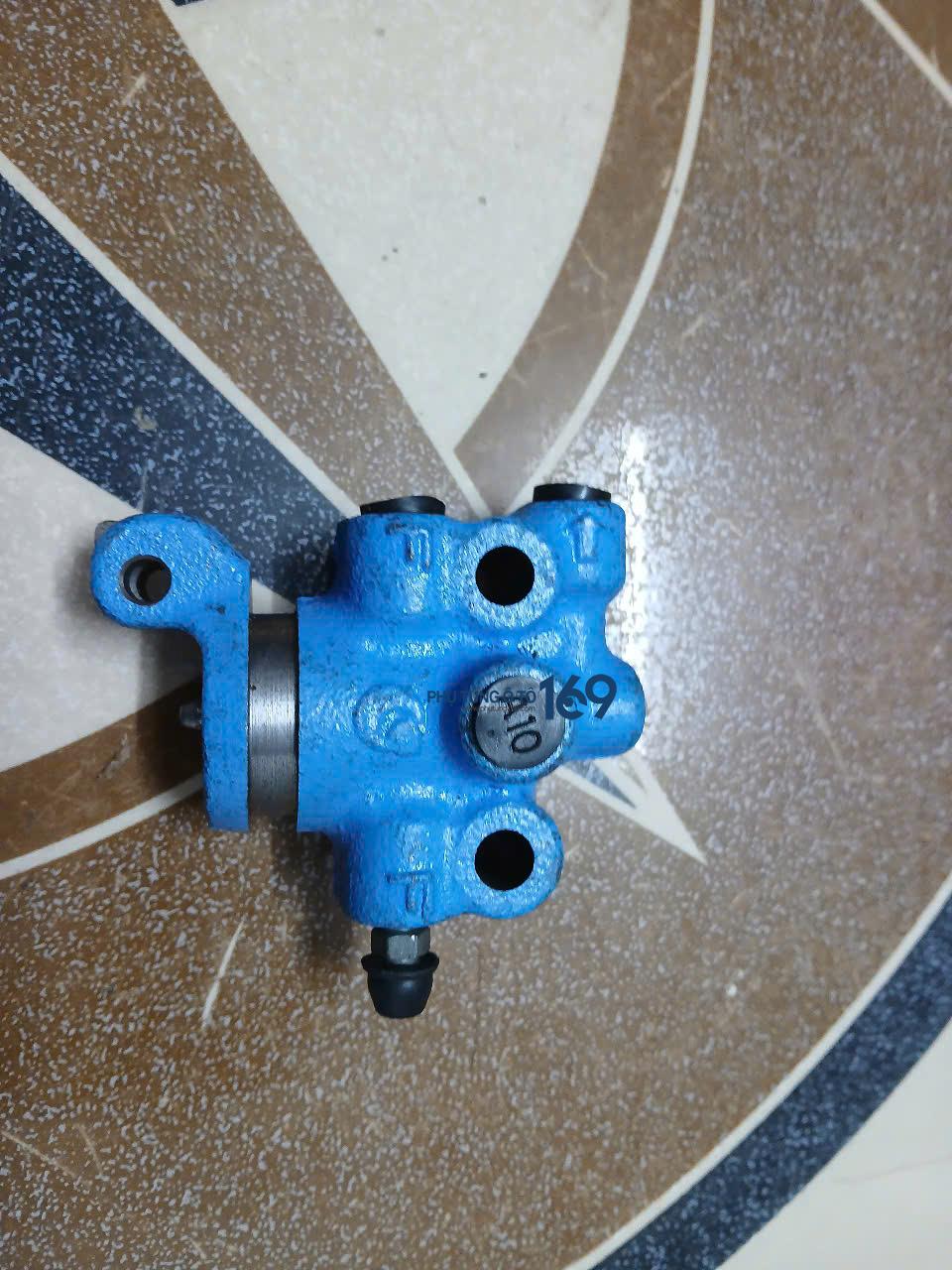 Chia dầu phanh sau Fortuneraa