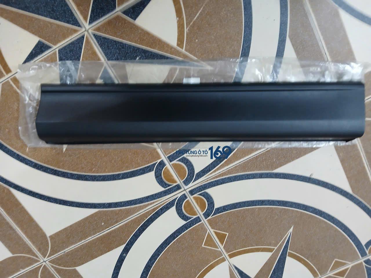 Ốp cánh cửa sau Cx5 Ốp cánh cửa sau Cx5