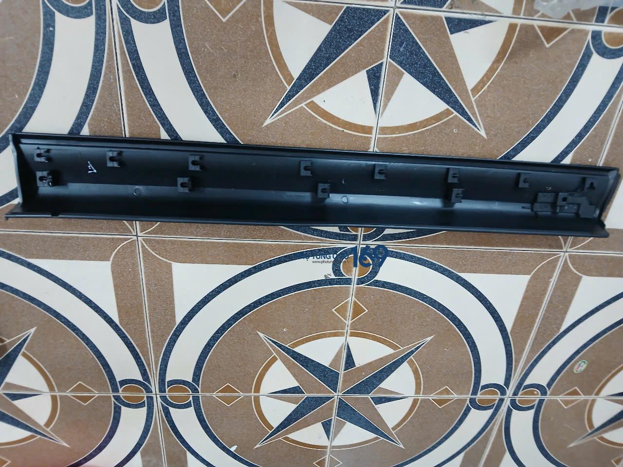 Ốp cánh cửa Cx5â