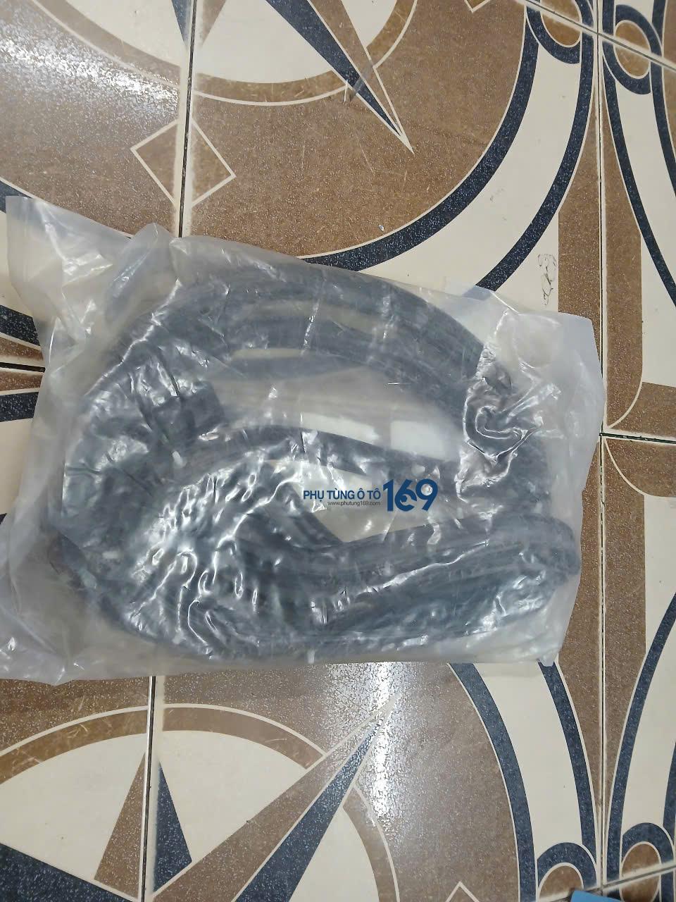 Ron cánh cửa sau trái Sparka