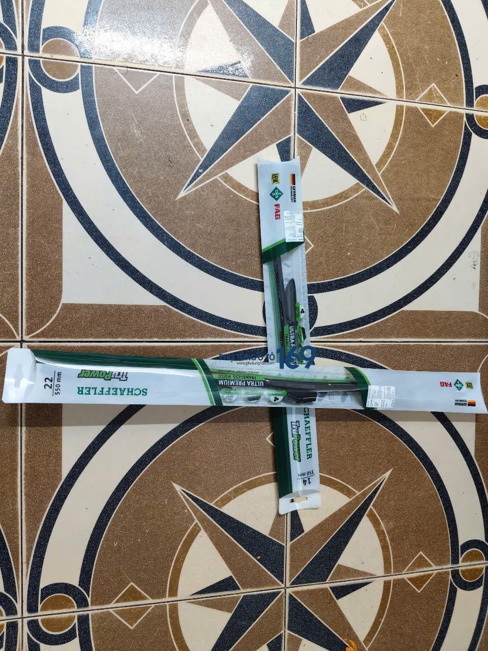 Chổi gạt mưa trước Tucson