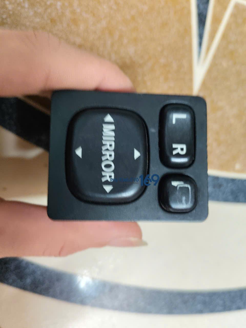 Công tắc chỉnh gương Vios Công tắc chỉnh gương Vios