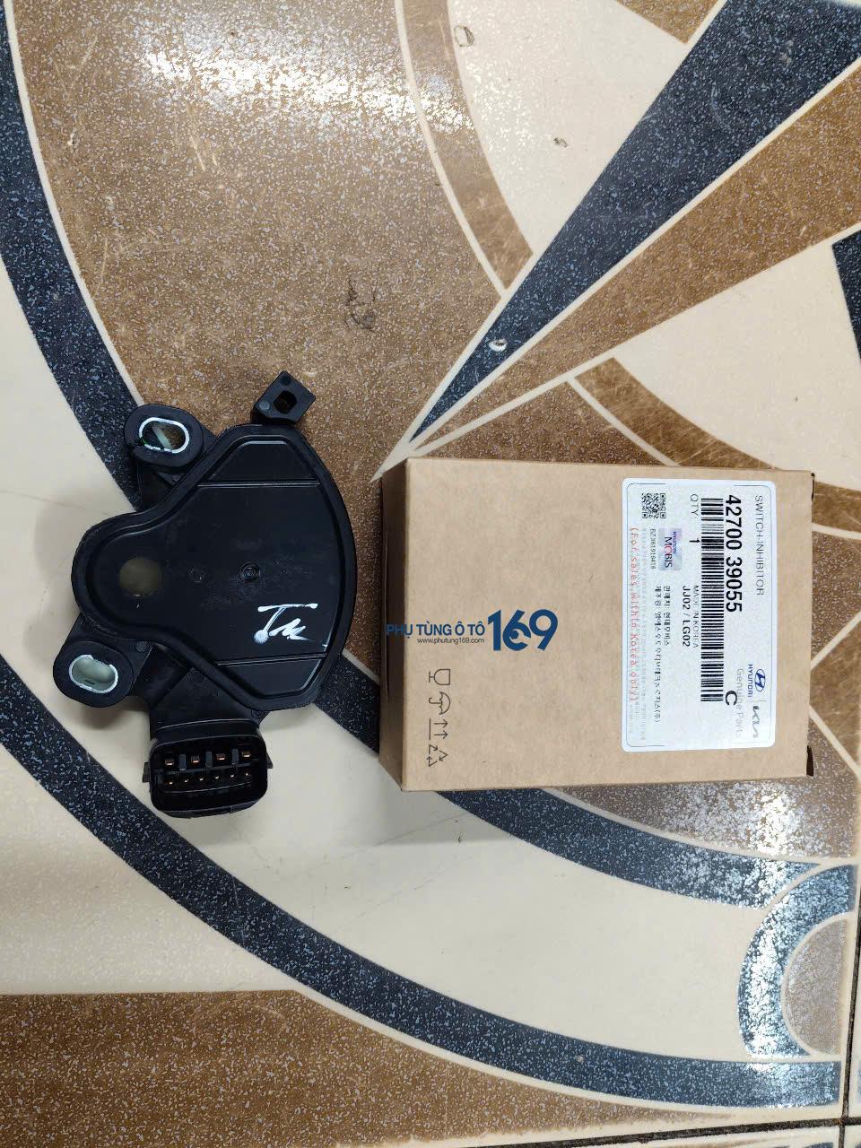 Công tắc sang số Santafe Golda