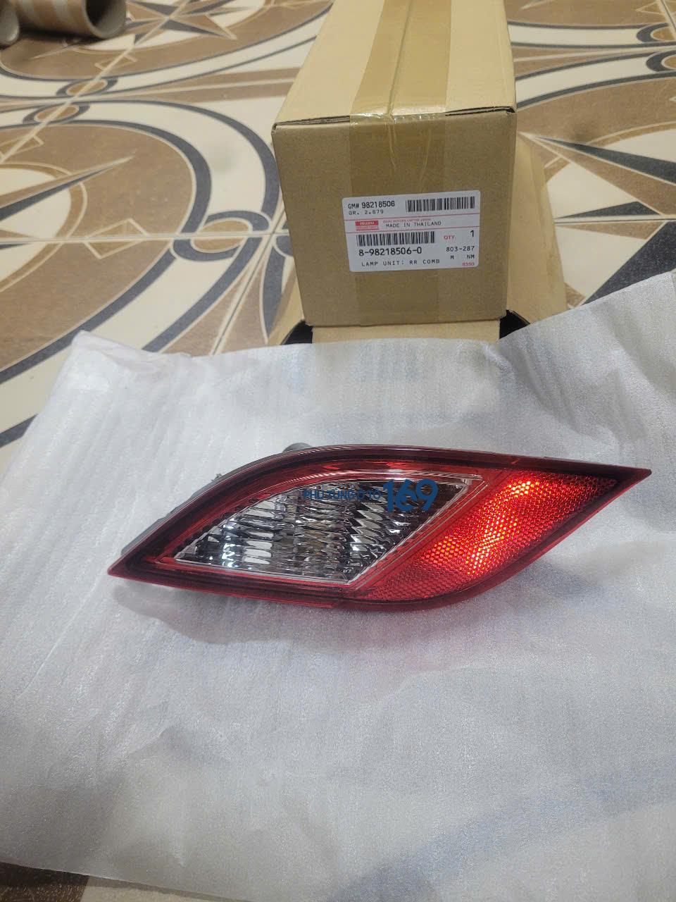 Đèn phản quang sau phải Mux Đèn phản quang sau phải Mux