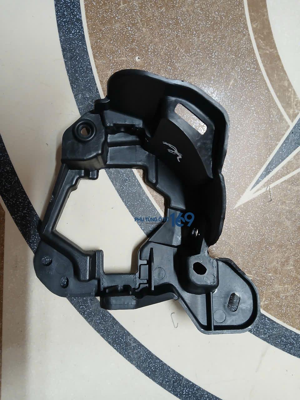 Giá bắt đèn gầm phải Cx5 Giá bắt đèn gầm phải Cx5