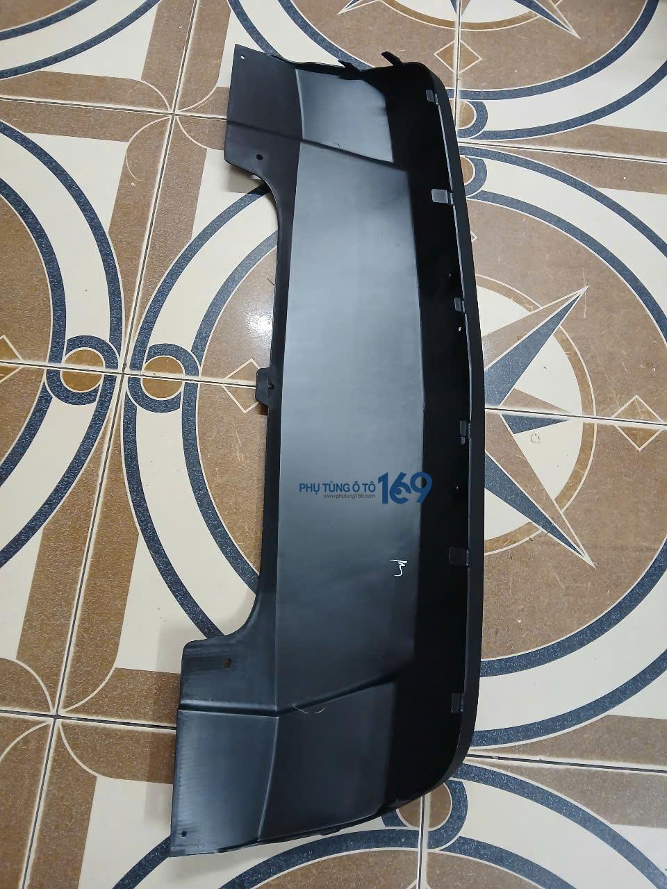 Ốp cản đen trước Coloradoa