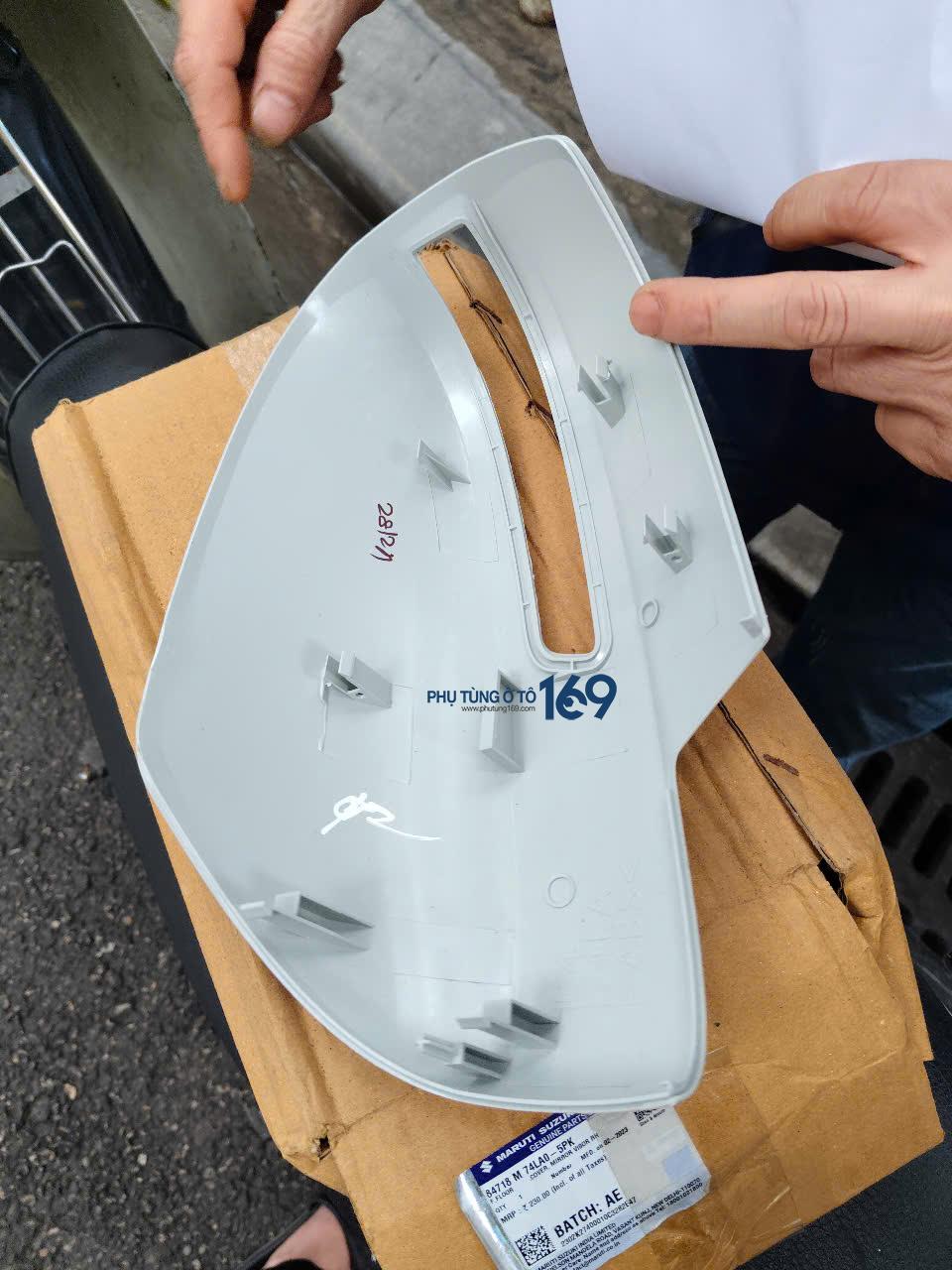 Ốp gương phải Swifta