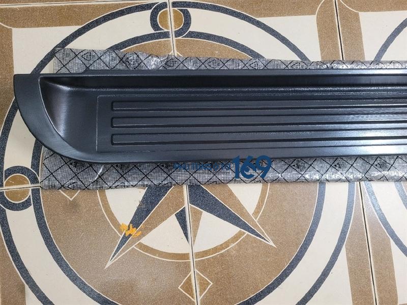 Bậc bước chân Chevrolet Colorado