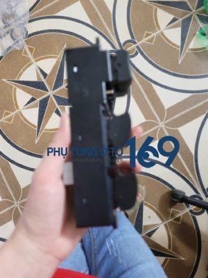 Công tắc lên kính tổng Nissan Dmax