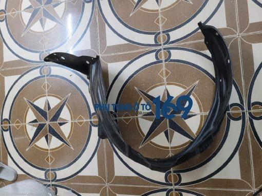 Lòng dè chắn bùn trước phải Toyota Fortuner