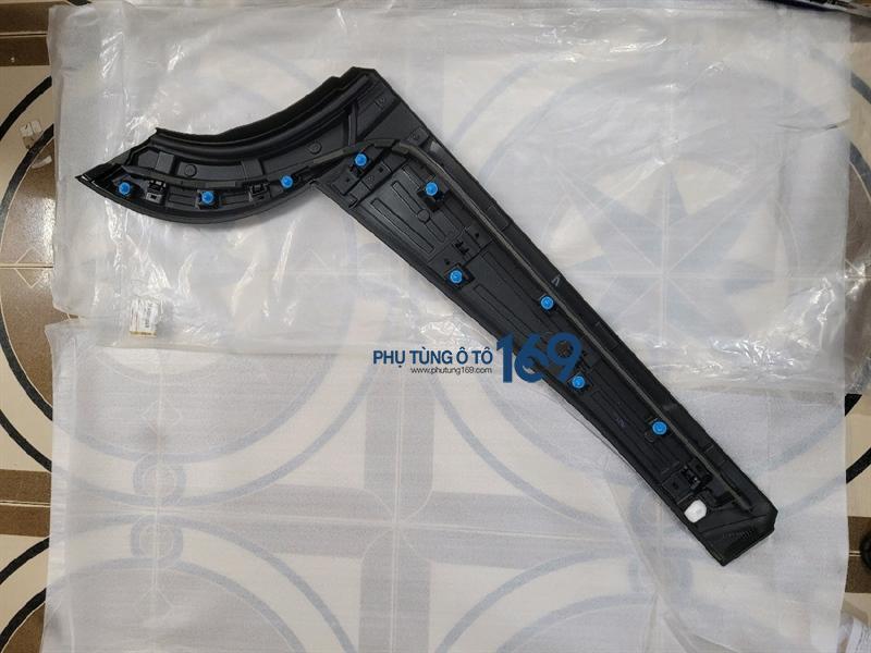 Ốp cánh cửa sau Mitsubishi Xpander