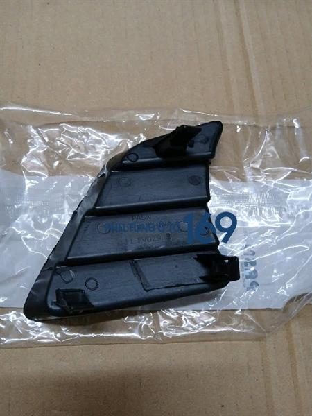 Ốp cạnh đèn gầm Toyota Hilux Ốp cạnh đèn gầm Toyota Hilux