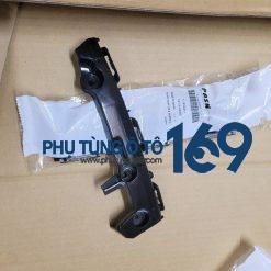 Phe cài cản trước Toyota Hilux