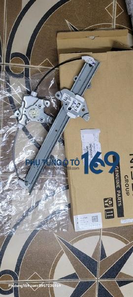 Compa lên kính Navara Compa lên kính Navara