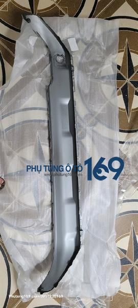 Ốp cản mạ cản sau Santafe Ốp cản mạ cản sau Santafe