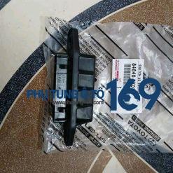 Công tắc cốp hậu Toyota Fortuner