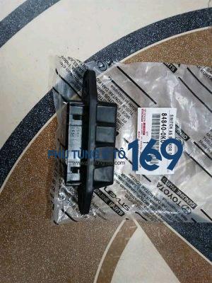 Công tắc cốp hậu Toyota Fortuner