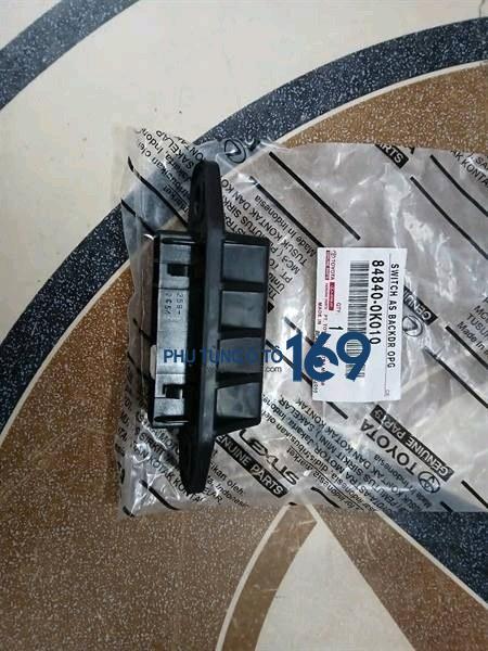 Công tắc cốp hậu Toyota Fortuner Công tắc cốp hậu Toyota Fortuner