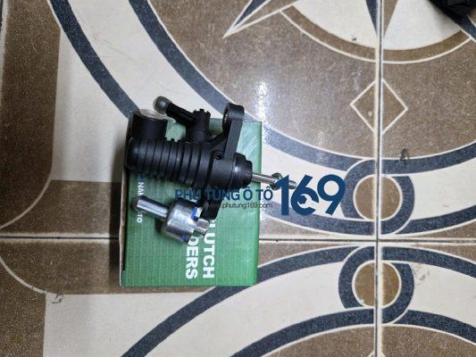 Tổng côn trên Hiace