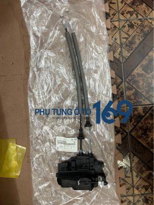 Khóa ngậm trước lái Sonata