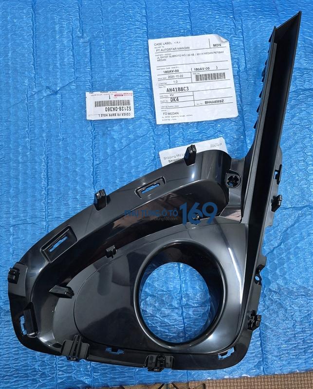 Ốp đen đèn gầm bên lái Fortuner Ốp đen đèn gầm bên lái Fortuner