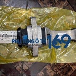 Chân giằng sau KIA Carnival 2021-2025