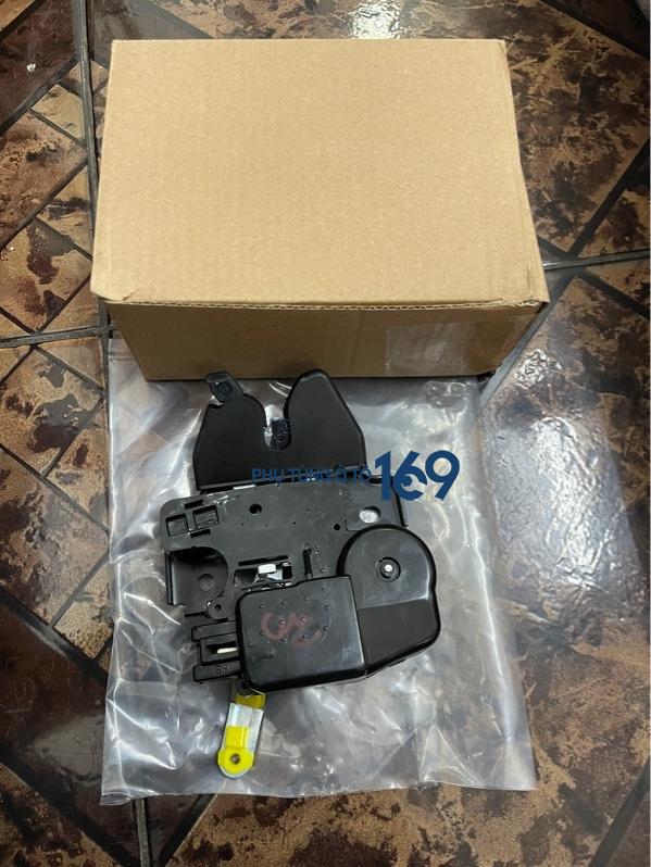 Khóa ngậm cốp hậu Nissan Sunny Khóa ngậm cốp hậu Nissan Sunny