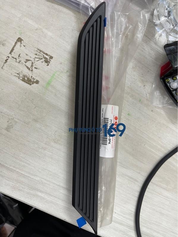 Ốp góc cửa Suzuki XL7 Ốp góc cửa Suzuki XL7