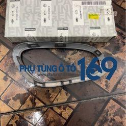 Ốp tay mở cửa trong Nissan Navara