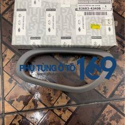 Ốp tay mở cửa trong Nissan Navara