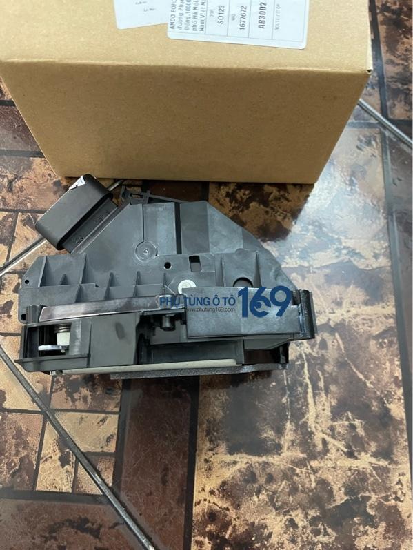 Cụm khóa ngậm cửa sau bên trái Ranger Cụm khóa ngậm cửa sau bên trái Ranger