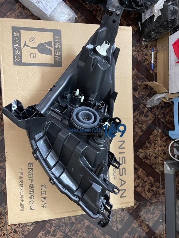 Đèn pha Nissan Livina Đèn pha Nissan Livina