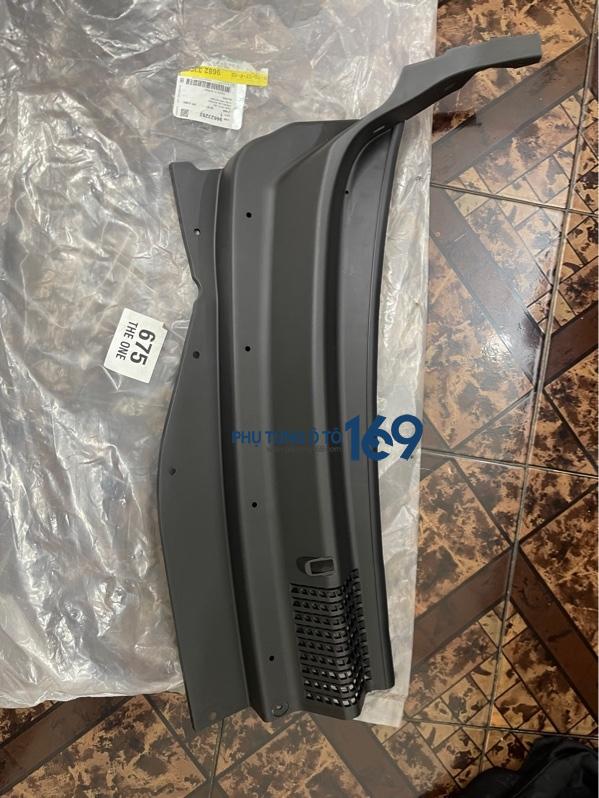 Ốp chân kính chắn gió Chevrolet Captiva Ốp chân kính chắn gió Chevrolet Captiva