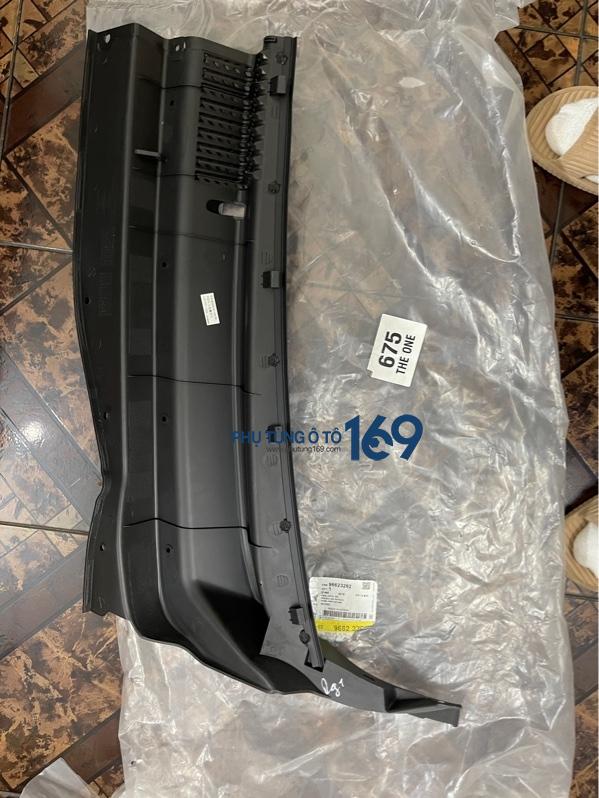 Ốp chân kính chắn gió Chevrolet Captiva Ốp chân kính chắn gió Chevrolet Captiva