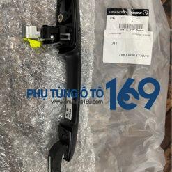 Tay mở cửa ngoài trước Ford Ranger