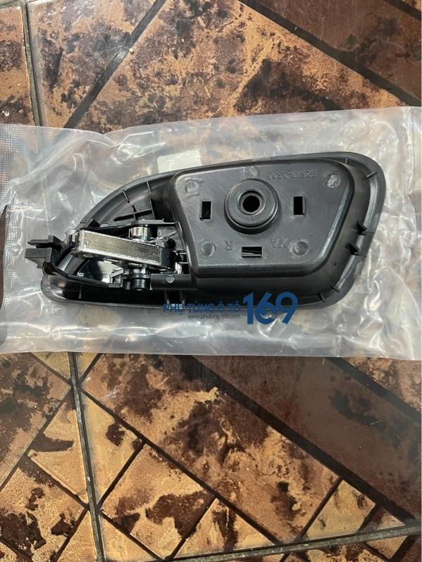 Tay mở cửa trong Chevrolet Cruze Tay mở cửa trong Chevrolet Cruze