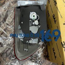 Đèn hậu miếng ngoài Toyota Altis