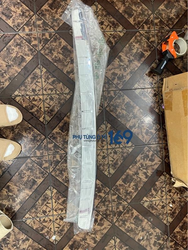 Nẹp giữa cản sau Peugeot 5008 Nẹp giữa cản sau Peugeot 5008